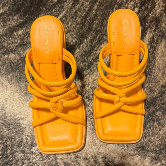 CIRCUS NY Sam Edelman Savanna Strappy Sandal orange citrus - Picture 3 of 6